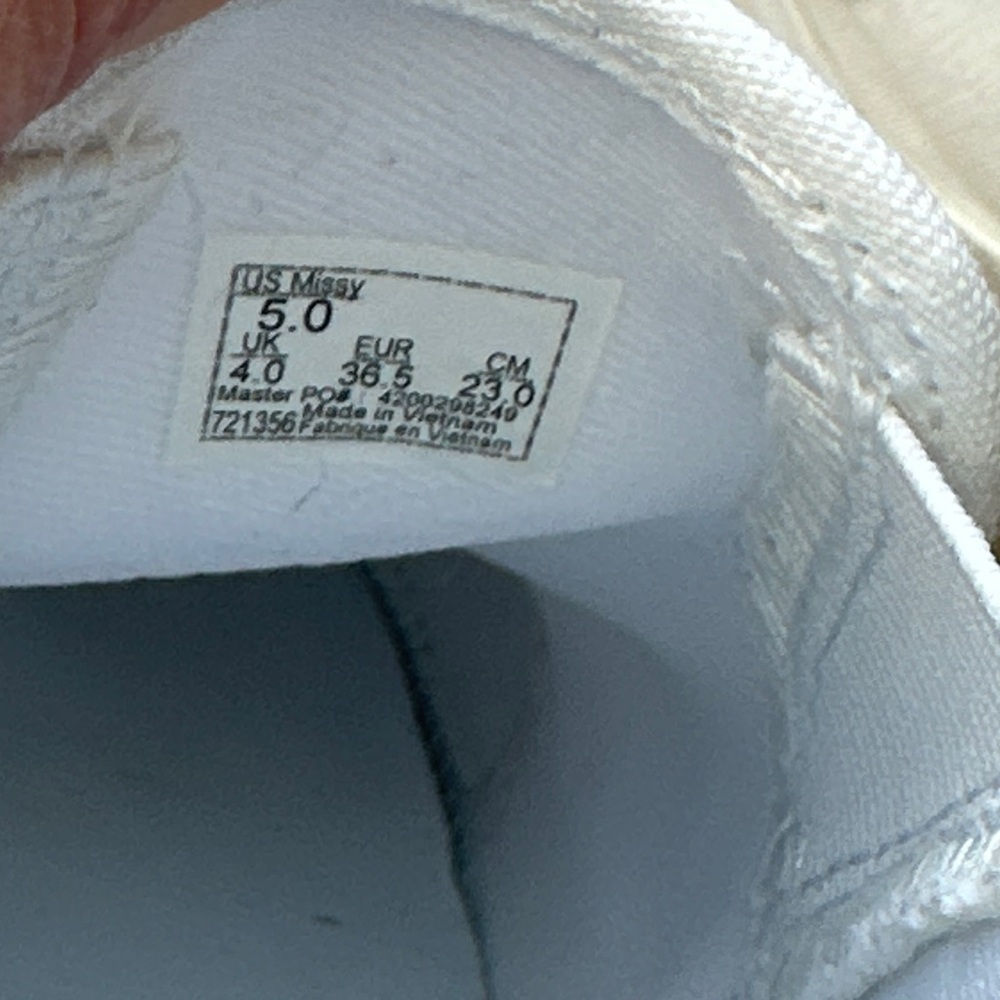 White Slip On Vans, Platform, Youth 5/Women’s 7 - Picture 8 of 8